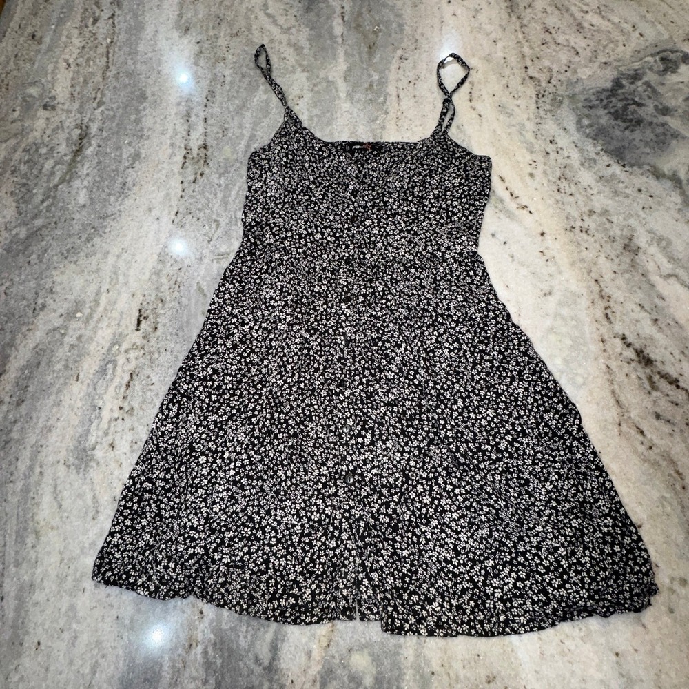 Y2K FB Sister Medium Cami Blouse Tank Top Baby Doll Black Floral Button Down‎